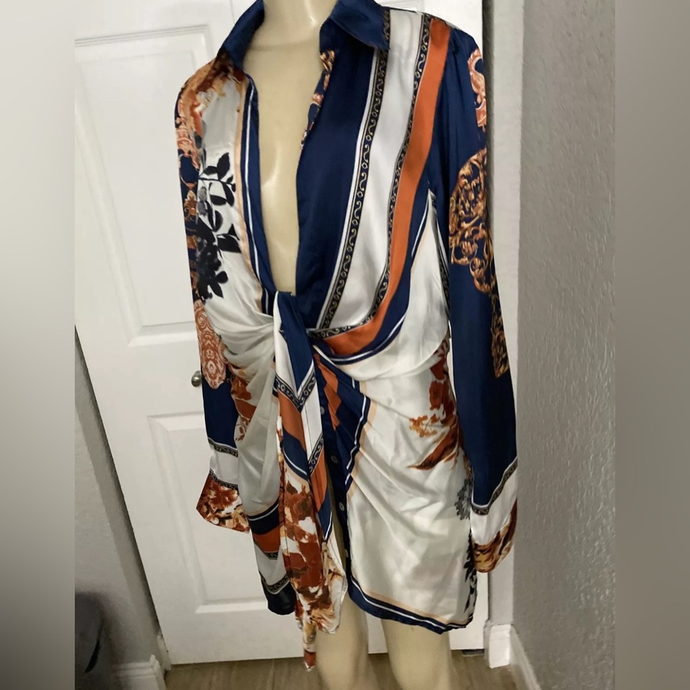 CIEN TUNIC multicolored NWT. Size large(junior fit)